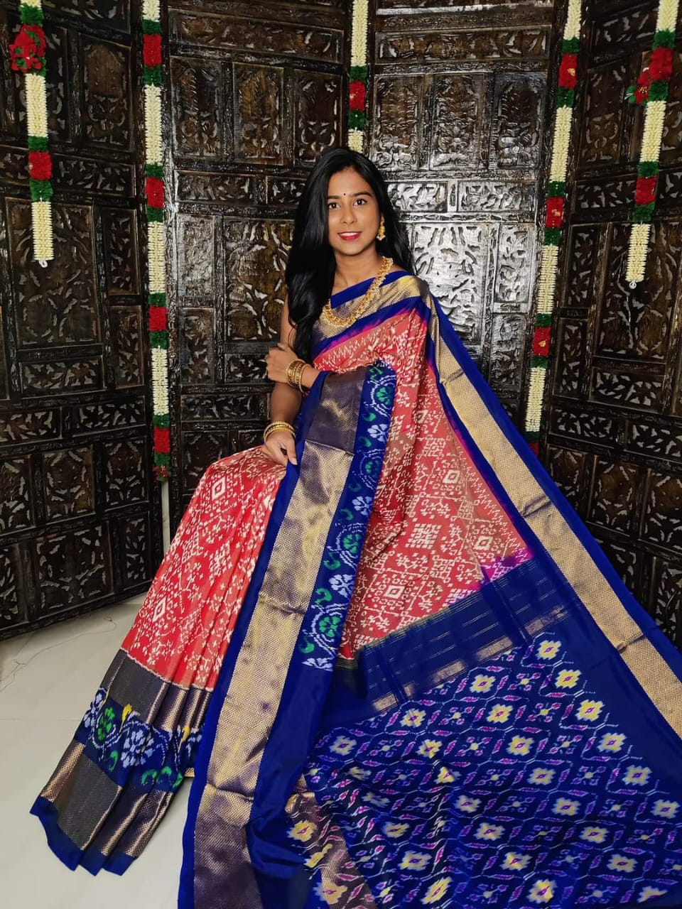 Pochampally Ikkat Dola Silk Traditional Patola Saree