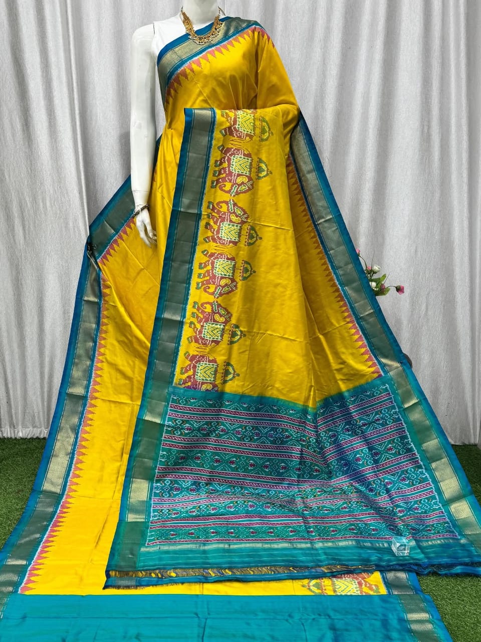 Pochampally Designer Dola Silk Saree