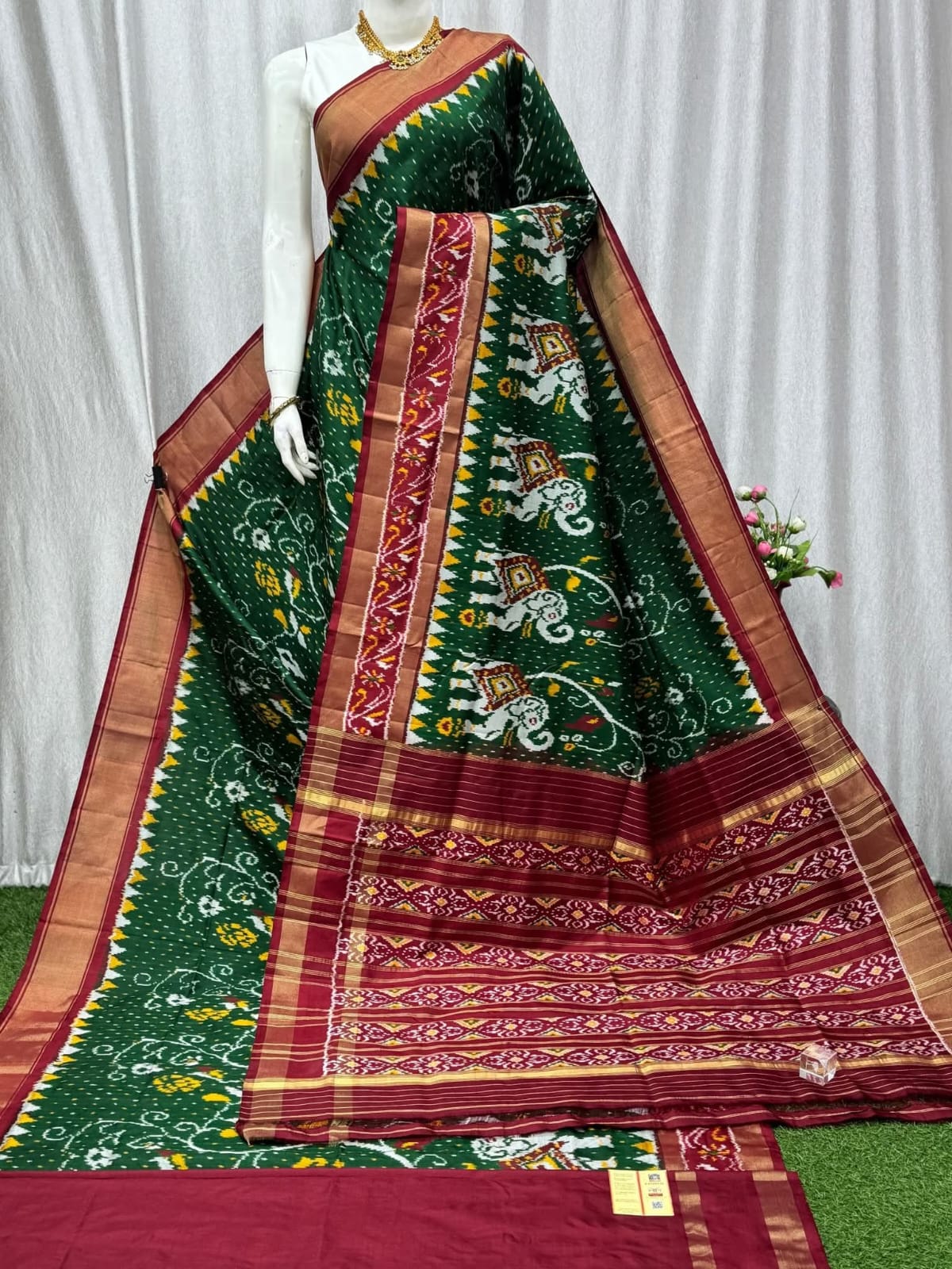 Royal Blue Pochampally Ikkat Pure Silk Saree with Pink Border